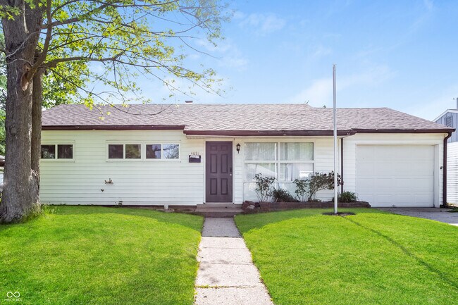 Primary Photo - 4851 N Kenyon Dr