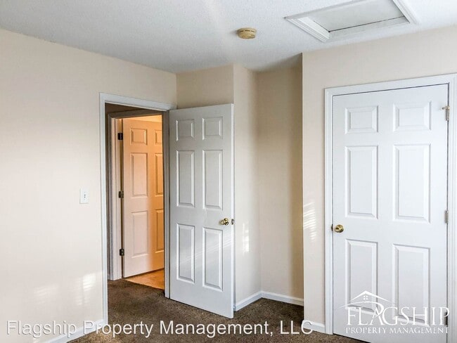 Building Photo - 3001 MacGregor Downs Rd