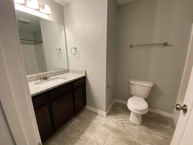 Building Photo - 203 Burr Oak Ct
