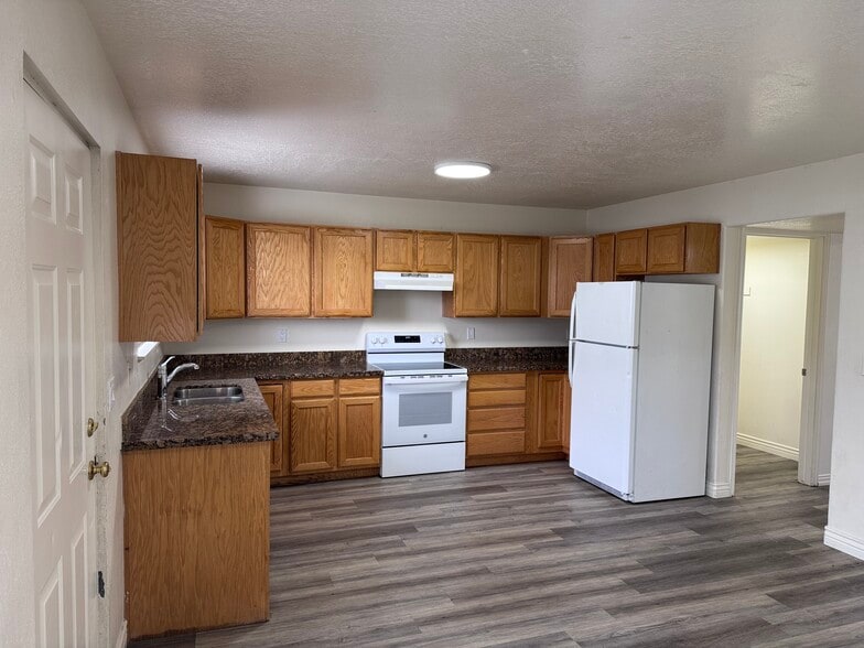 Building Photo - 2505 W 450 N