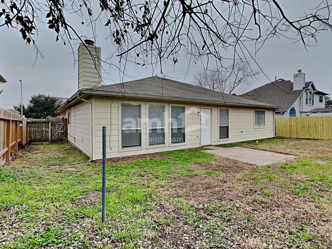 Building Photo - 17602 Coventry Oaks Dr