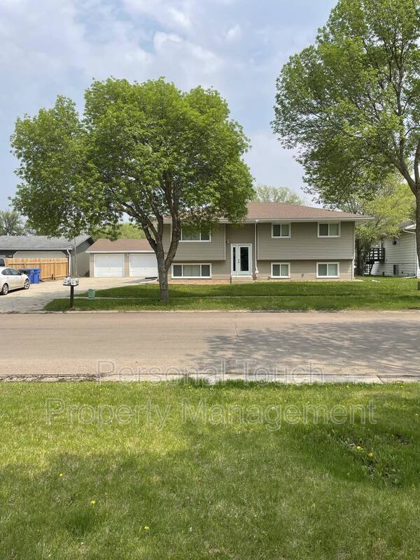 Building Photo - 725 30th St N