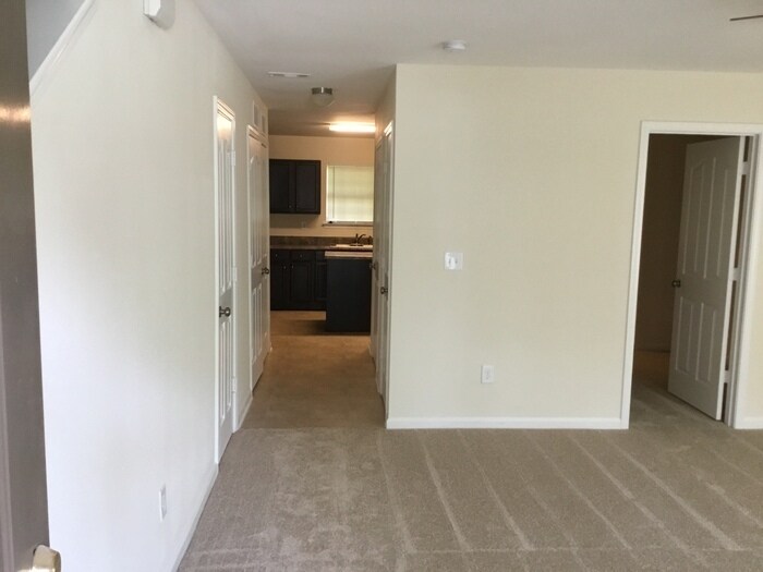 Building Photo - 5803 Ankeny Court