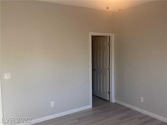 Building Photo - 4966 Andover Dr