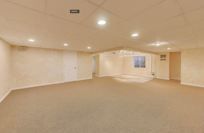 Building Photo - 11 Beaconsfield Ct