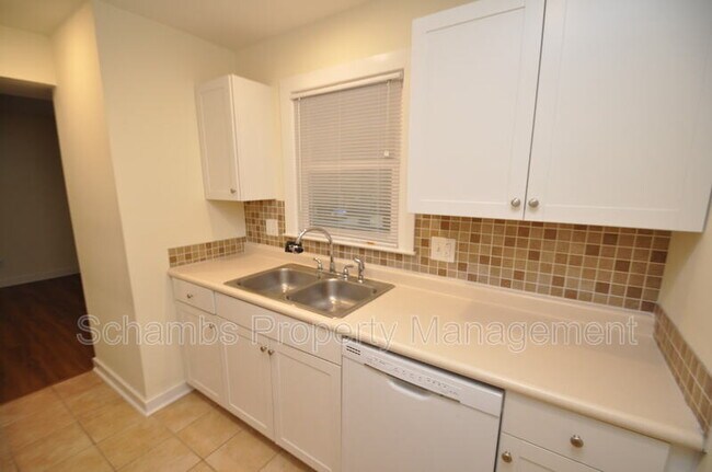 Building Photo - 100 Carmichael Ct