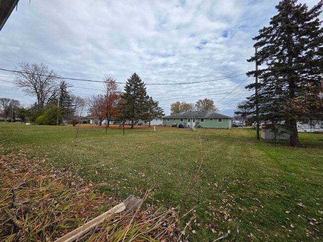 Building Photo - 1254-1256 Meadow Ln