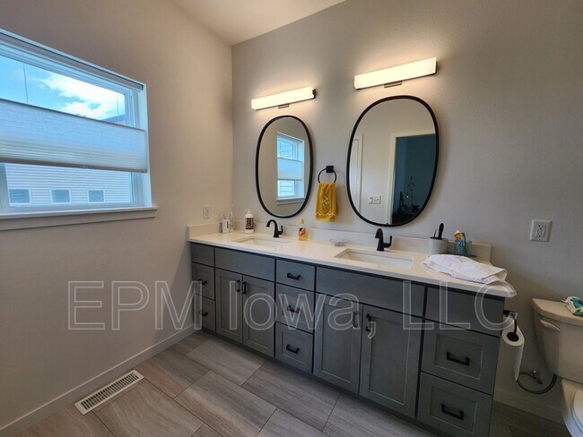 Building Photo - 114 Dogwood Ln