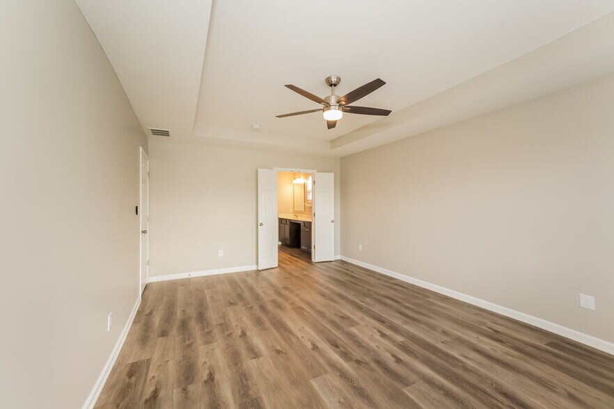 Building Photo - 1119 Barberry Dr