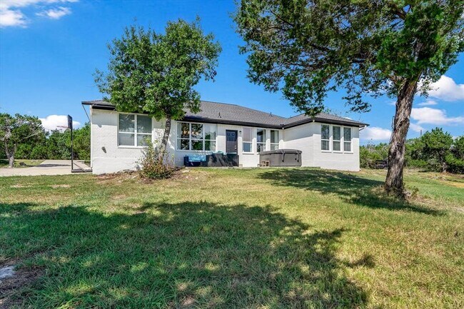Building Photo - 13201 N Ridge Cir