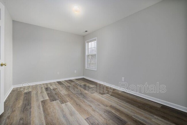 Building Photo - 303 Whitney Ln