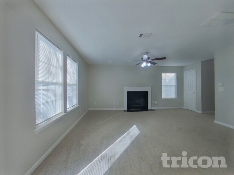 Building Photo - 2241 Tuley Dr