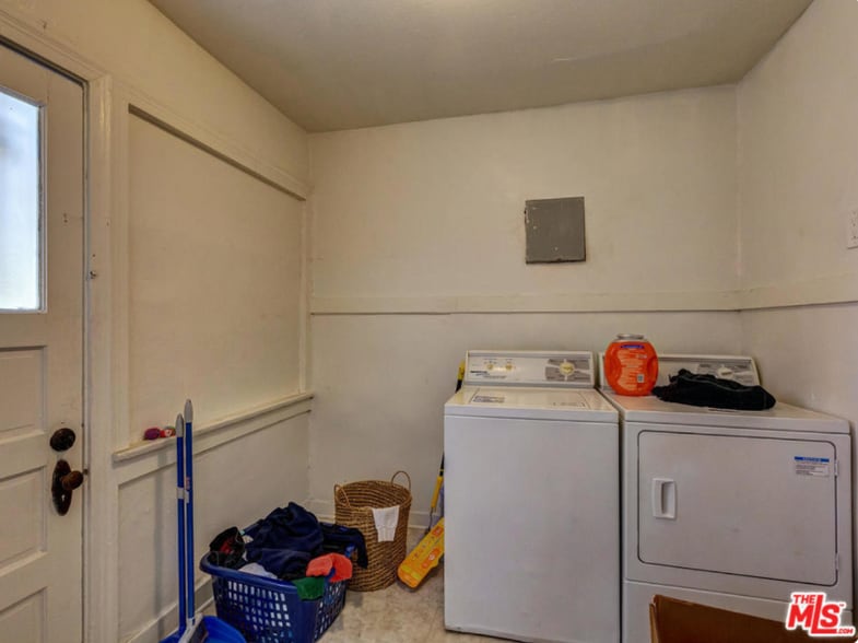 Building Photo - 2345 W 21st St