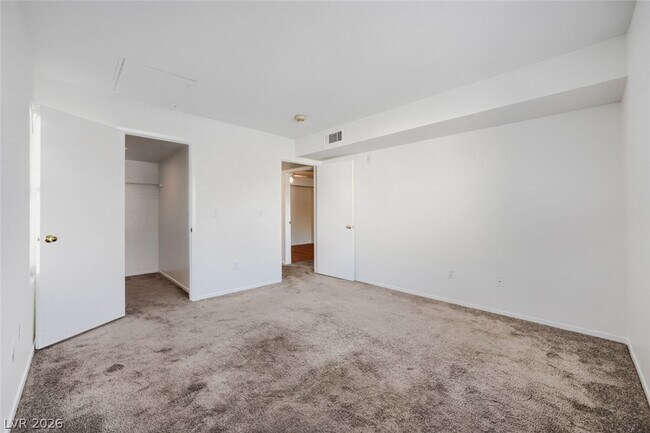 Building Photo - 1150 N Buffalo Dr