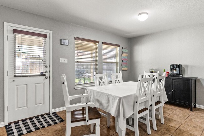 Building Photo - White Rock Estates