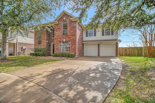 Building Photo - 2939 Sailors Moon Dr