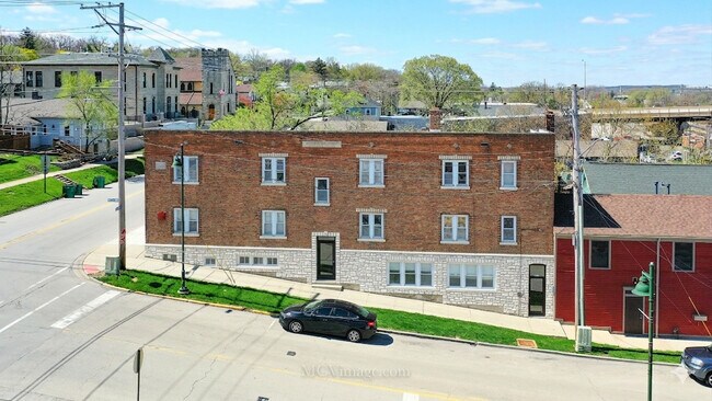Building Photo - 224 Lemont St