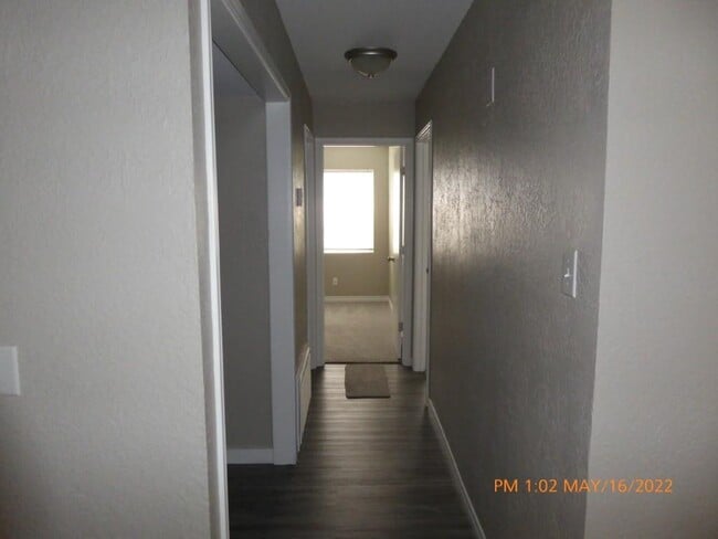 Building Photo - 4036 NW Ozmun Ave