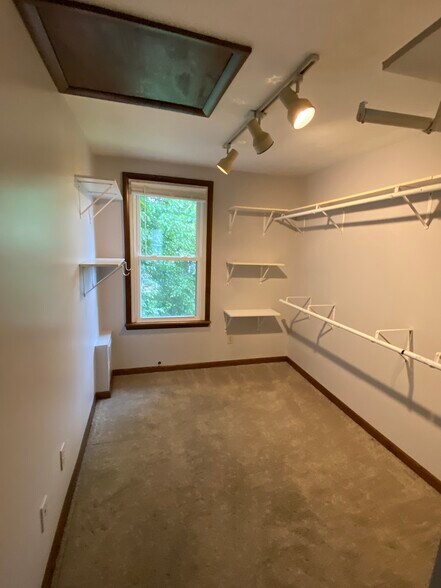 Building Photo - 408 S 3rd Ave