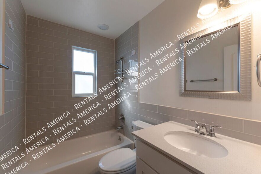 Building Photo - 2558 E Alta Vista St