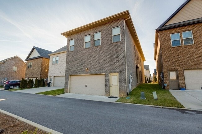 Building Photo - 318 Cornelius Wy