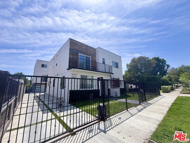 Building Photo - 14528 Killion St