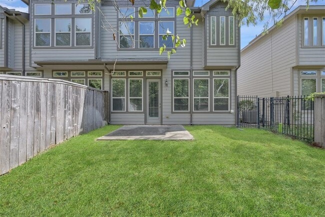 Building Photo - 91 Aventura Pl
