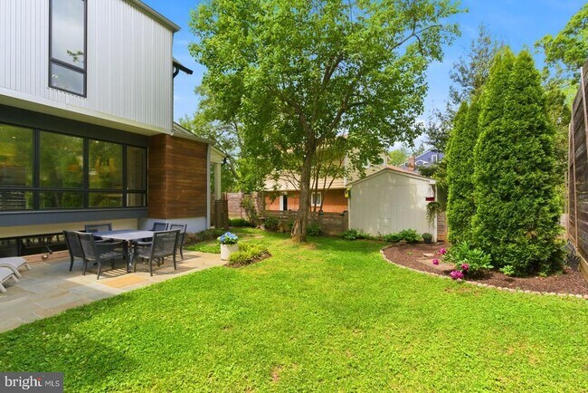 Building Photo - 1831 Opalocka Dr