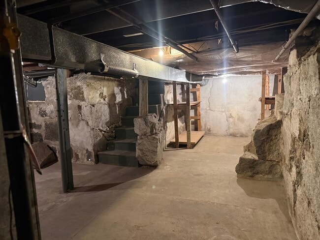 Building Photo - 23 Myrtle St