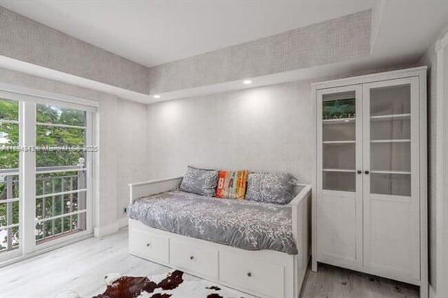 Building Photo - 100 Jefferson Ave