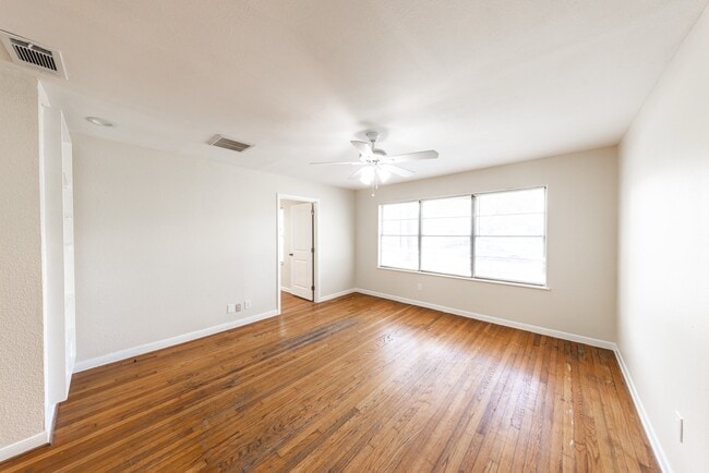 Building Photo - 4710 Glenmont St