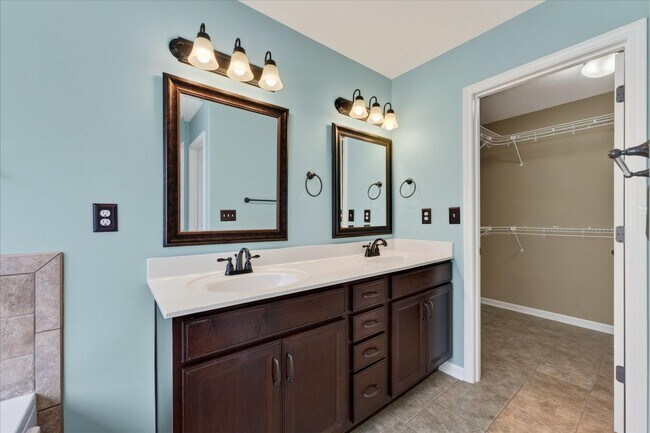 Building Photo - 3739 Tradewinds Terrace
