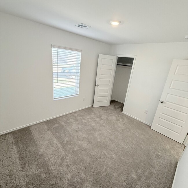 Building Photo - 1917 Rock Elm Dr