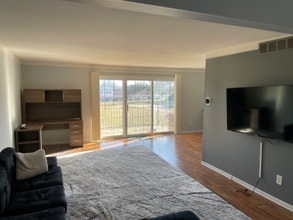 Building Photo - 500 N Fox Hills Dr