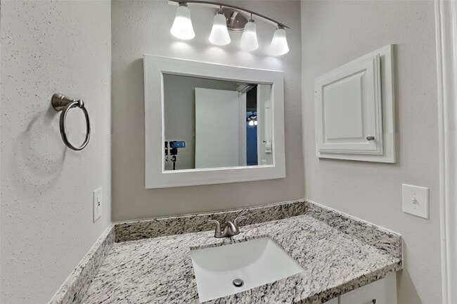 Building Photo - 21411 Golden Dove Dr