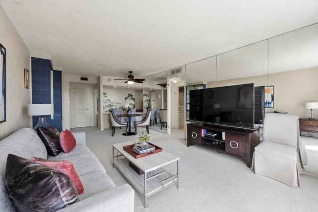 Building Photo - 2840 S Ocean Blvd