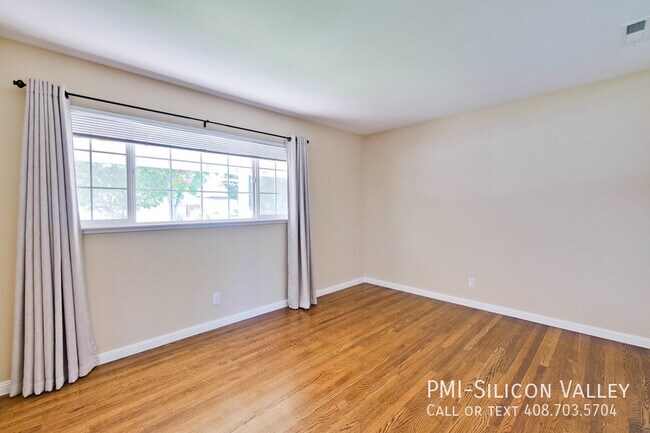 Building Photo - Amazing Cupertino Home!