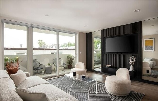 Building Photo - 380 Cordova St