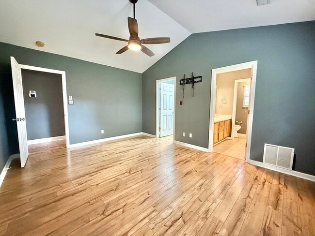 Building Photo - 1105 Mercer Dr
