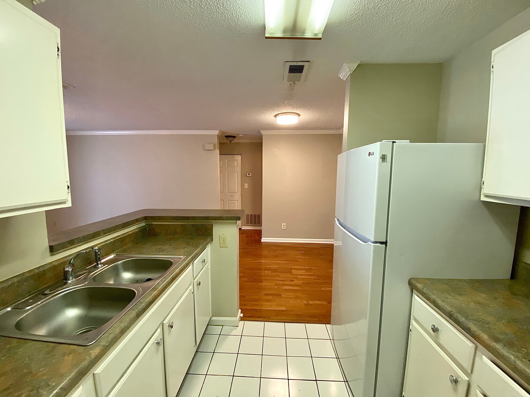 Building Photo - 513 Granville Ct