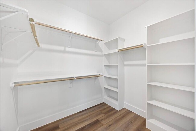 Building Photo - 4624 Mayflower St