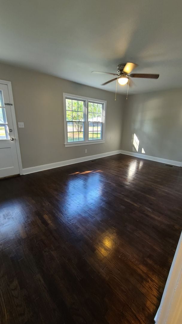 Building Photo - Cute home for rent