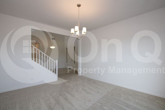 Building Photo - 8717 W Vista Ave
