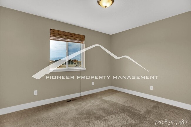 Building Photo - Modern Home in desirable Northgate Colorad...