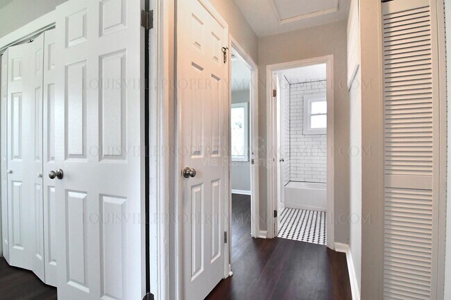 Building Photo - 3214 Laclede Ave