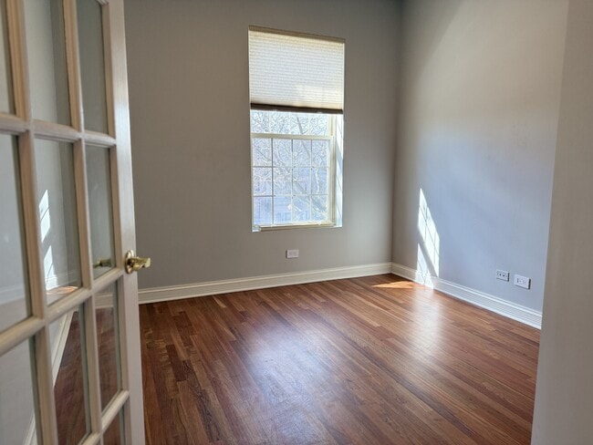 Building Photo - 5025 S Michigan Ave