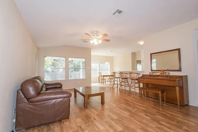 Building Photo - 706 Paso Fino Trail