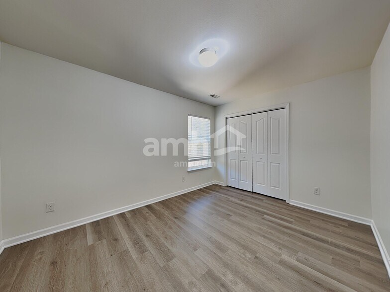 Building Photo - 2590 Leighswood Dr