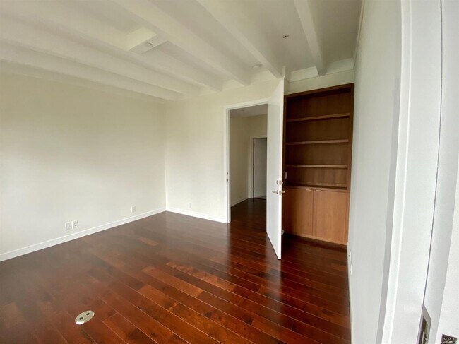 Building Photo - 4 Eucalyptus Rd