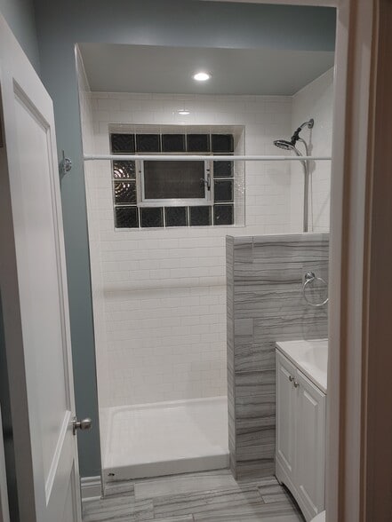 Building Photo - 5019 W Agatite Ave